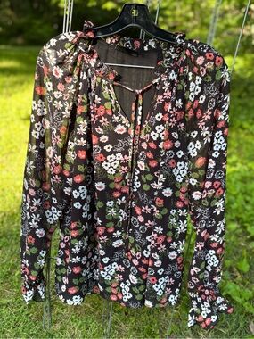 Black Floral Ruffle Blouse